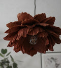 Lotus Noir – Taklampe – håndlaget papirlampe fra Noirmai